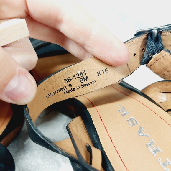 New Trask Saydee Leather Cone Heel Strappy  Sandals D51 - Picture 13 of 14